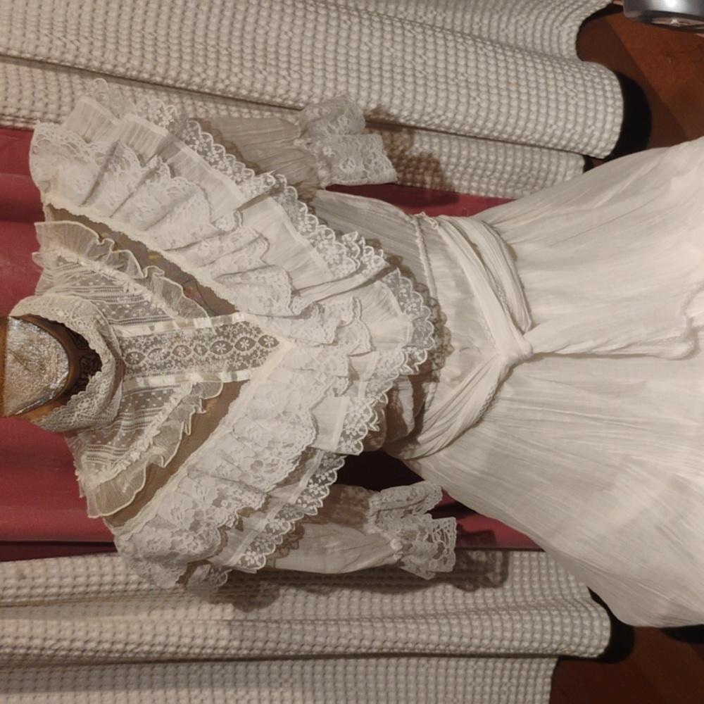 Vintage wedding dress